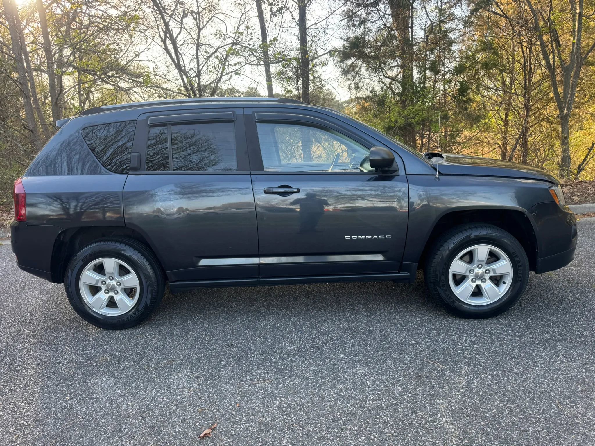 Used 2015 Jeep Compass Sport w/ Power Value Group FWD image 3