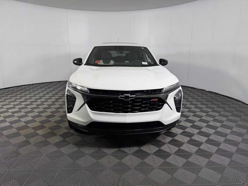 Used 2025 Chevrolet Trax RS w/ Sunroof Package image 7