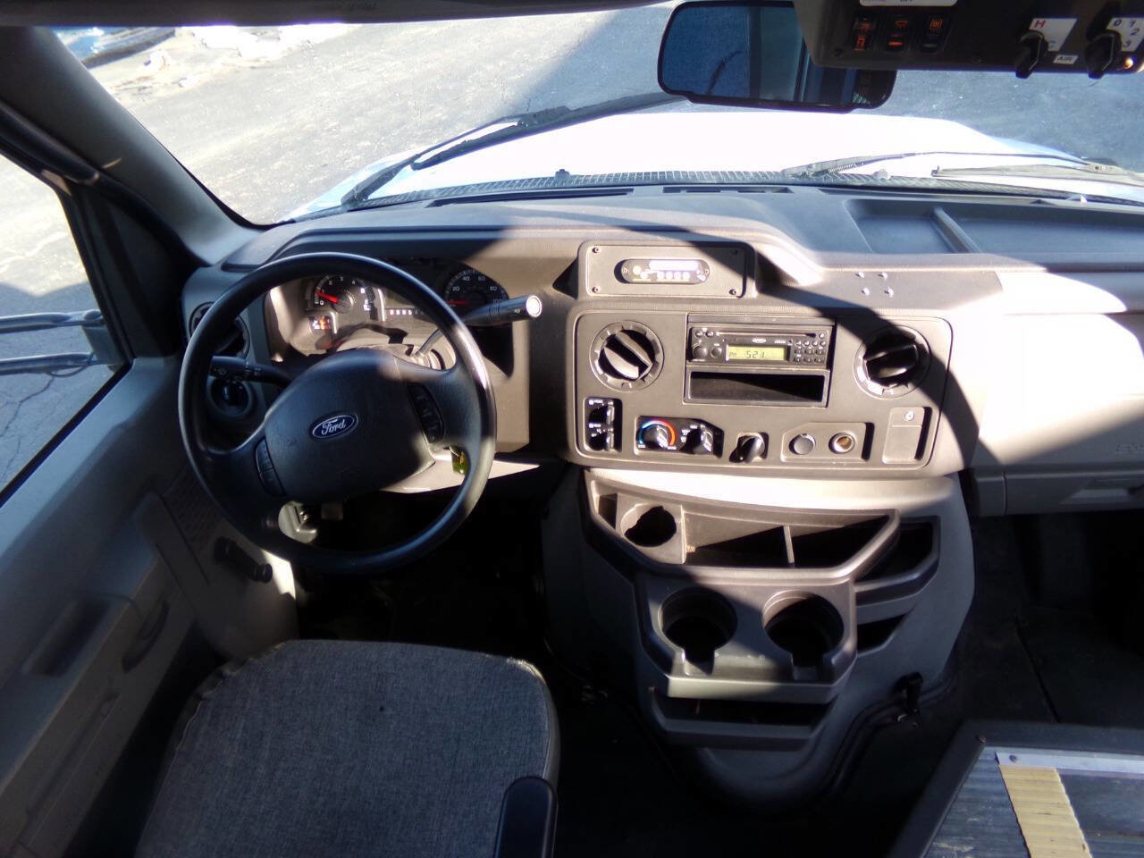 Used 2019 Ford E-450 and Econoline 450 Super Duty w/ Shuttle Bus Prep Package RWD image 25