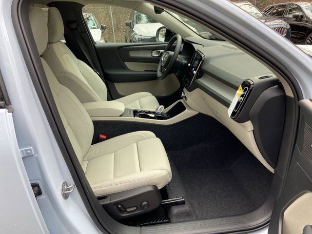 New 2026 Volvo XC40 B5 Ultra w/ Climate Package image 16