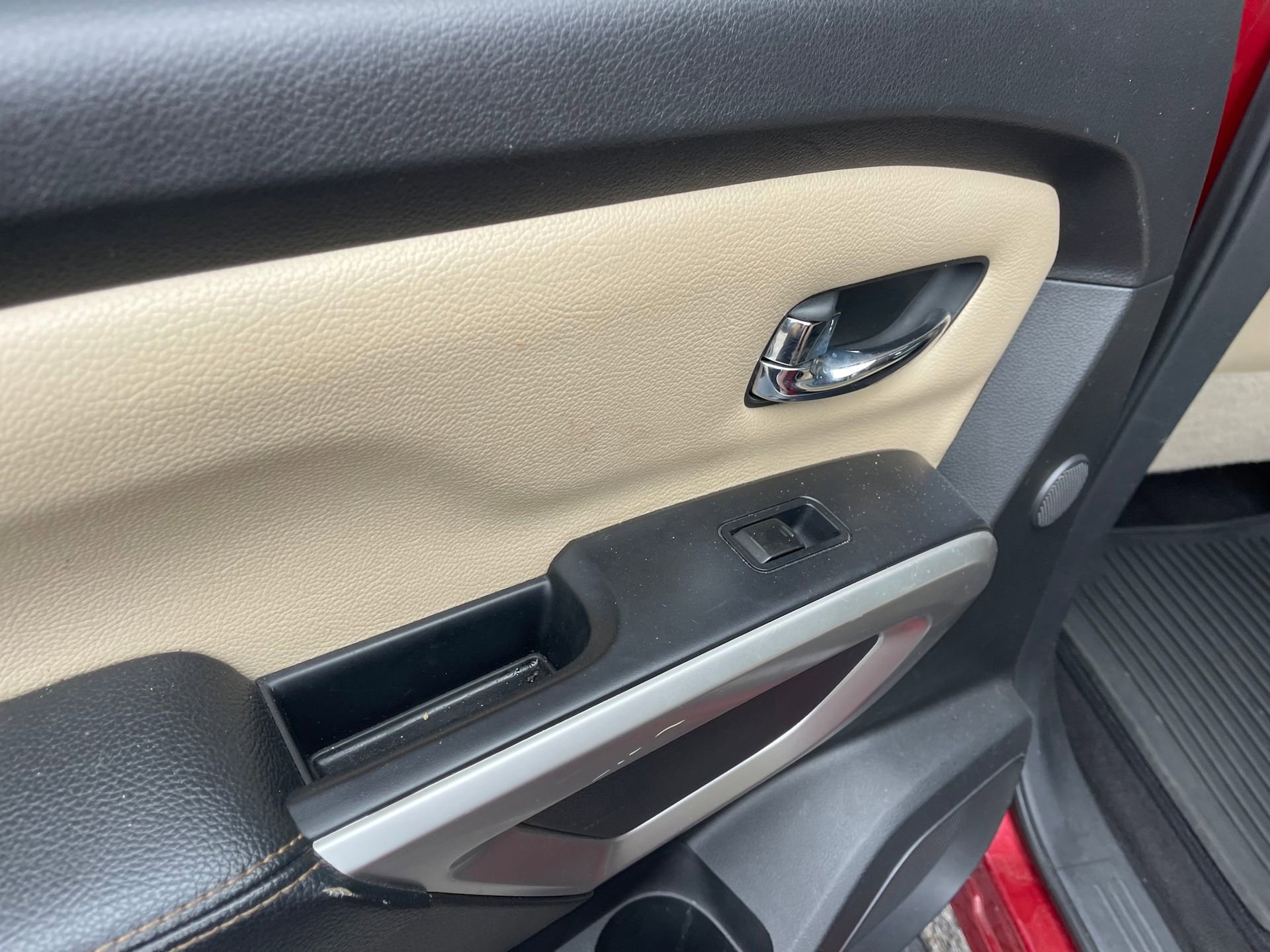 Used 2017 Nissan Titan SL w/ Chrome Package image 23