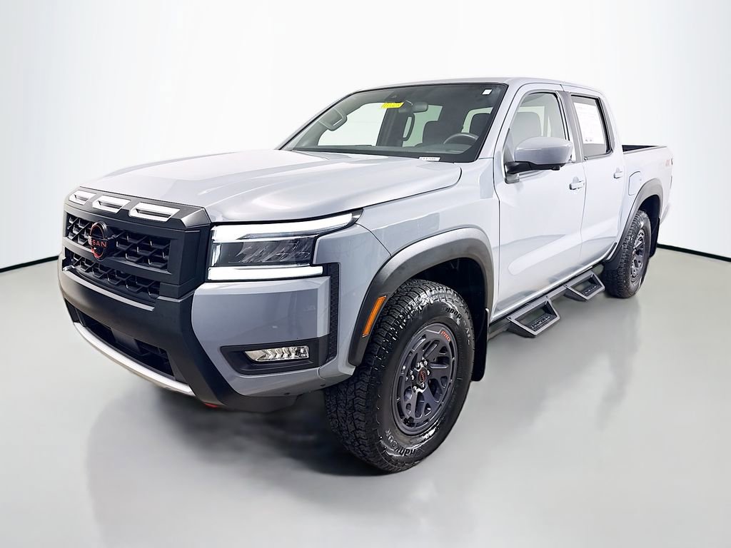 Used 2025 Nissan Frontier PRO-4X w/ Pro Convenience Package image 3