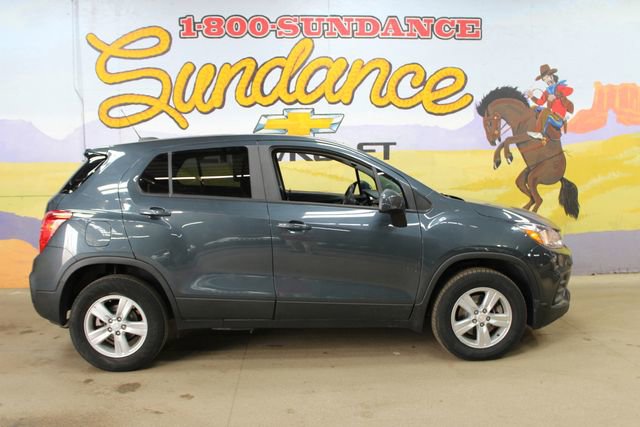 Used 2021 Chevrolet Trax LS w/ Tint and Cruise Package AWD/4WD image 1