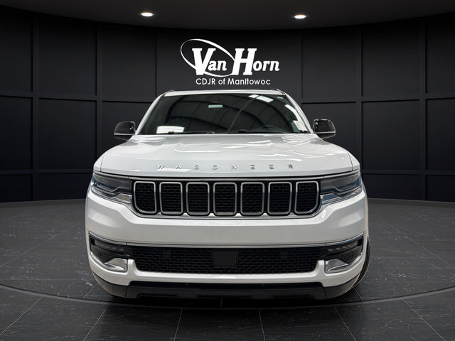Used 2024 Jeep Wagoneer 4WD w/ Premium Group I image 2