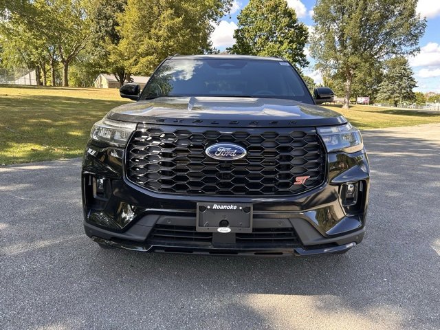 New 2025 Ford Explorer ST image 3