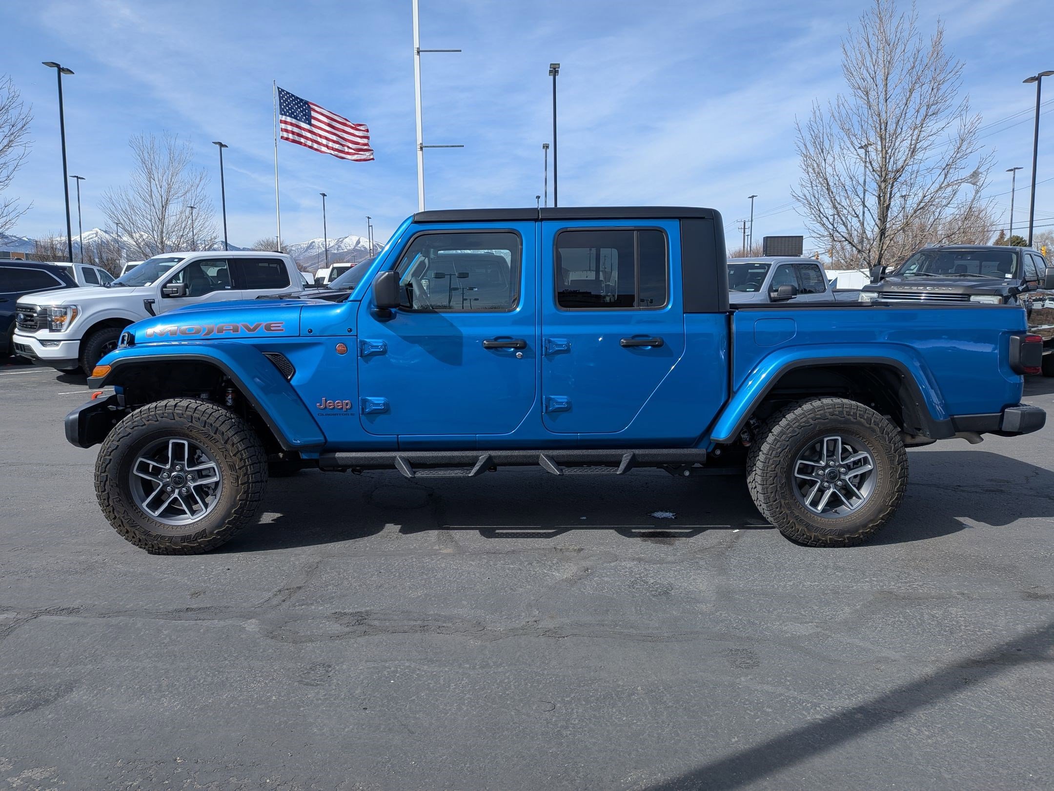 Used 2025 Jeep Gladiator Mojave w/ Convenience Group image 10