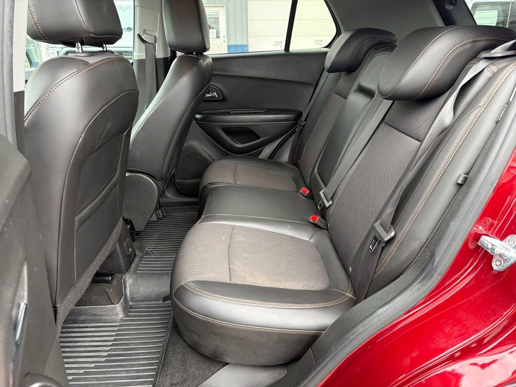 Used 2021 Chevrolet Trax LT w/ LT Convenience Package image 27