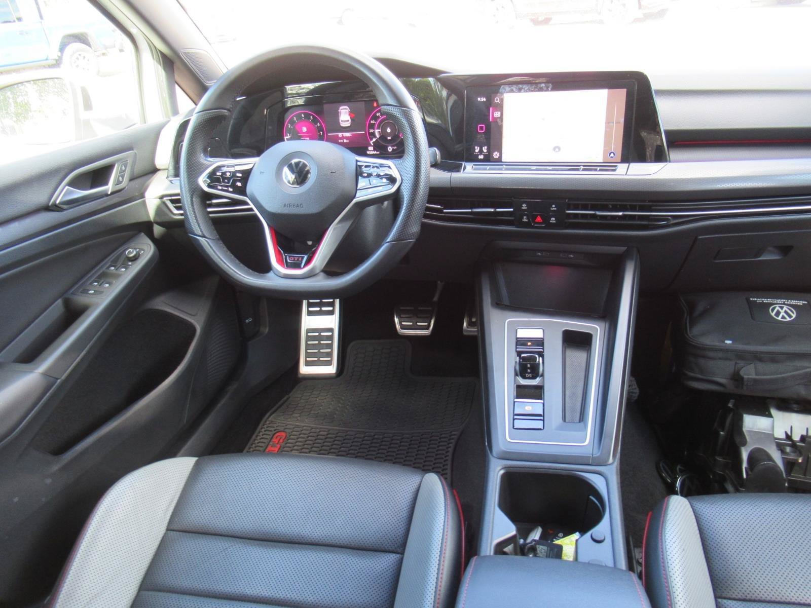 Used 2022 Volkswagen GTI SE FWD image 10
