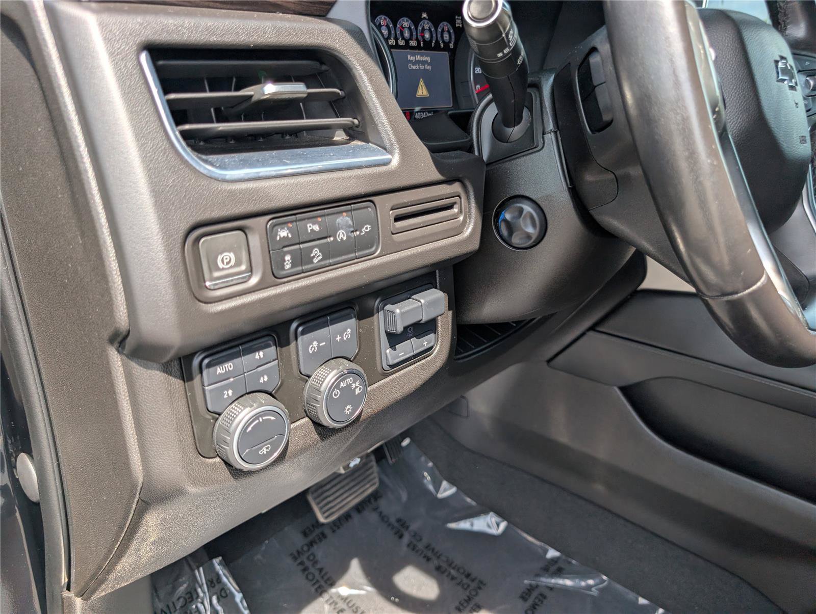 Used 2021 Chevrolet Tahoe Z71 w/ Z71 Off-Road Package AWD/4WD image 24