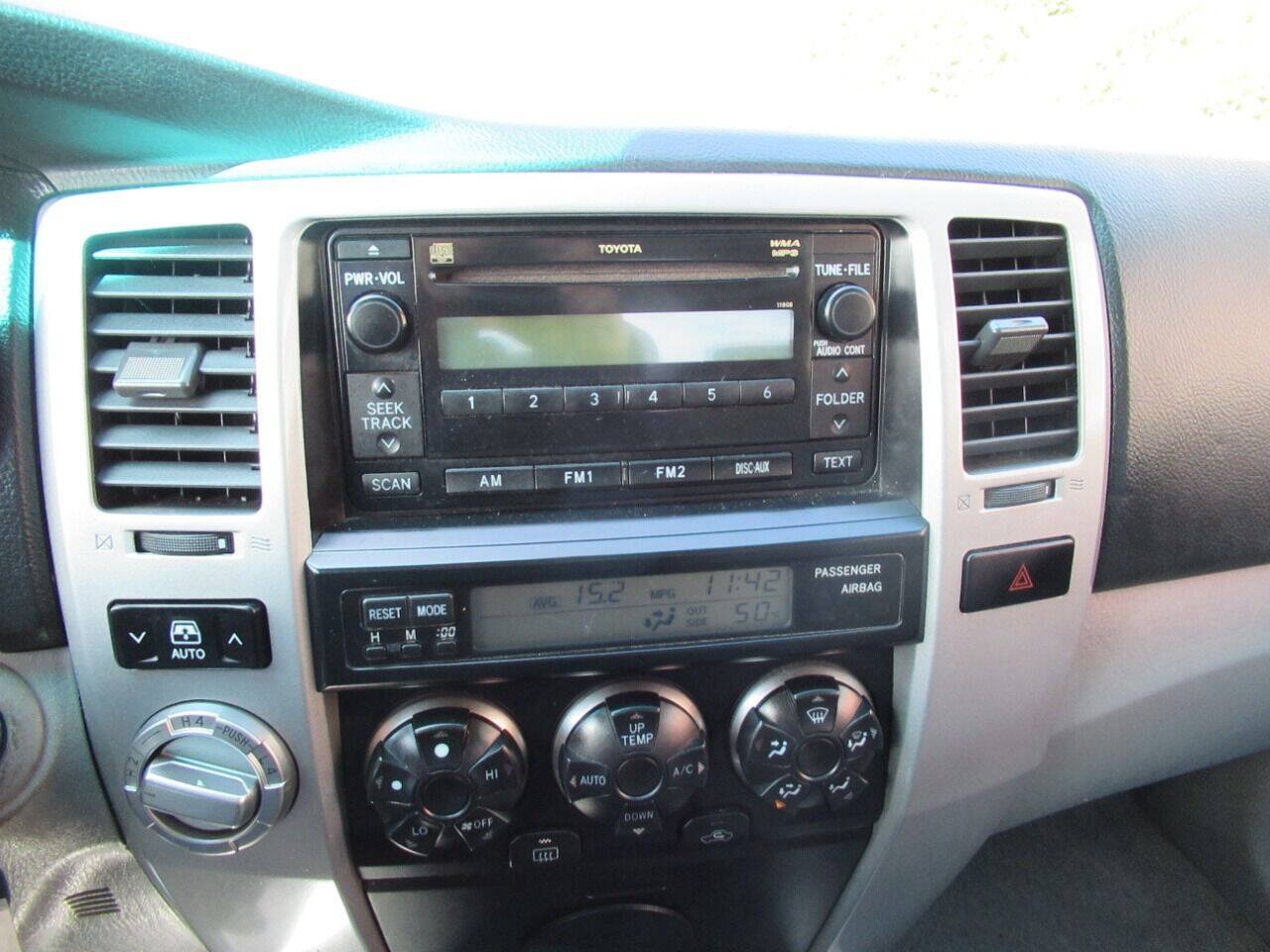 Used 2006 Toyota 4Runner SR5 AWD/4WD image 17