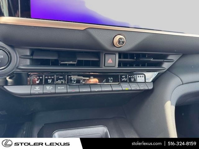 Used 2025 Toyota Crown Signia AWD/4WD image 29