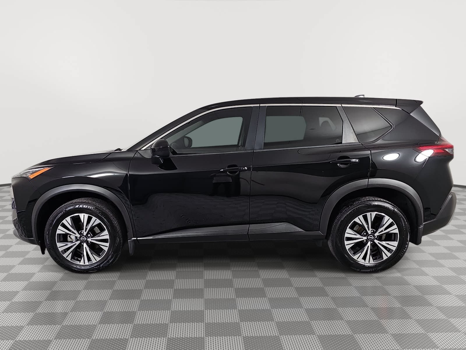 Used 2023 Nissan Rogue SV FWD image 5