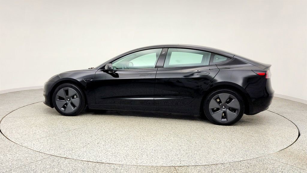 Used 2023 Tesla Model 3 Standard Range image 8