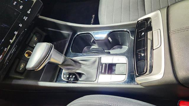 Used 2022 Hyundai Santa Cruz SEL Premium image 16