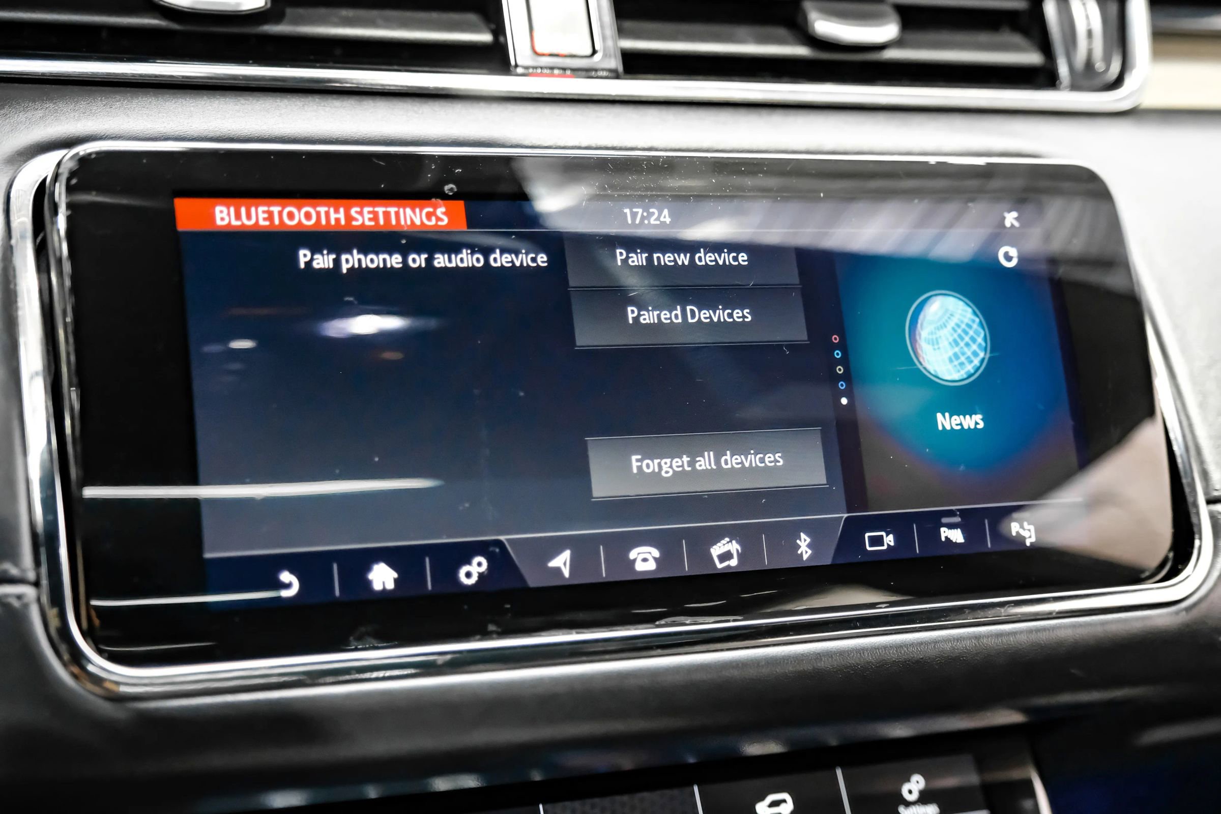 Used 2020 Land Rover Range Rover Evoque R-Dynamic SE image 45