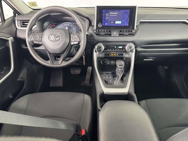 Used 2023 Toyota RAV4 LE AWD/4WD image 5