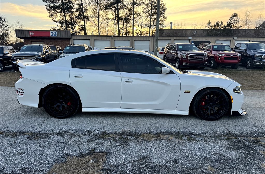 Used 2016 Dodge Charger SRT image 8