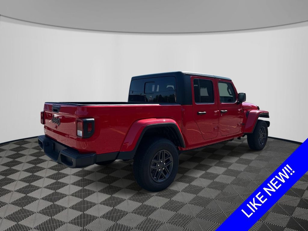 Certified 2025 Jeep Gladiator Sport AWD/4WD image 5