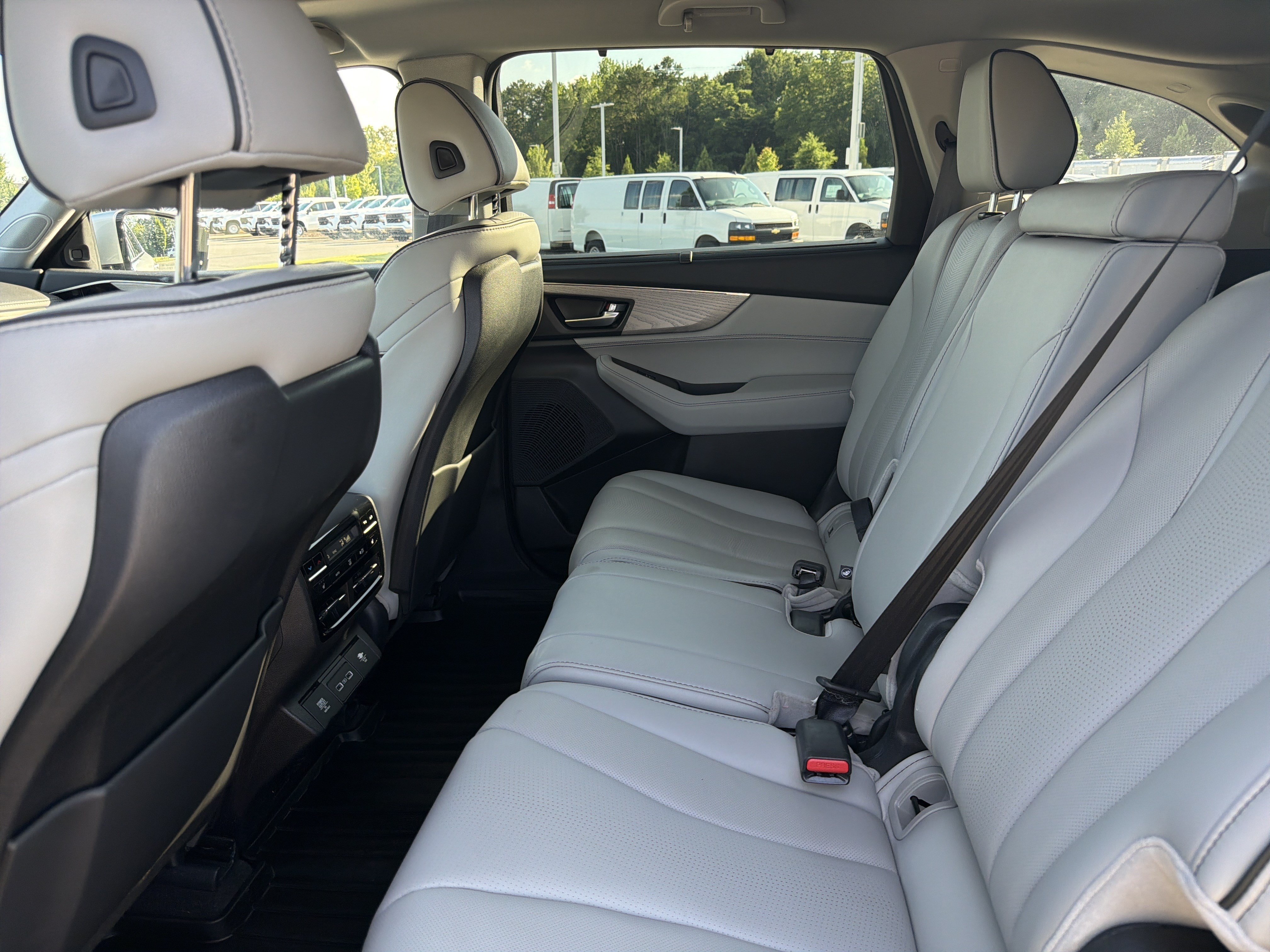 Used 2024 Acura MDX SH-AWD w/ Advance Package image 34