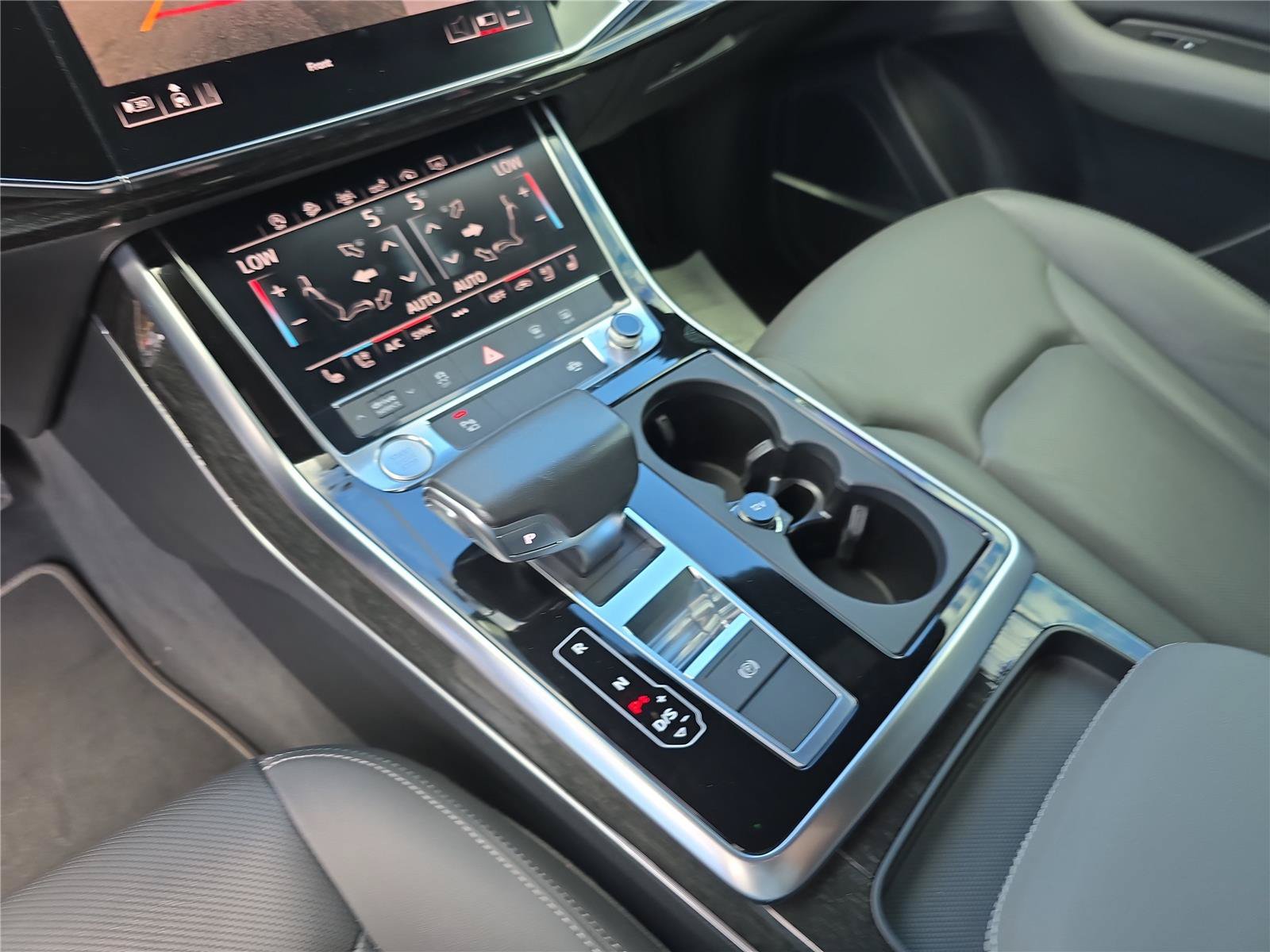 Used 2019 Audi Q8 Premium Plus AWD/4WD image 29