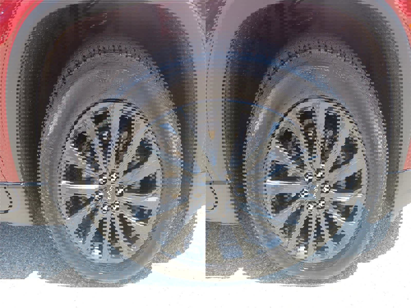 Used 2023 Chevrolet Traverse RS image 30