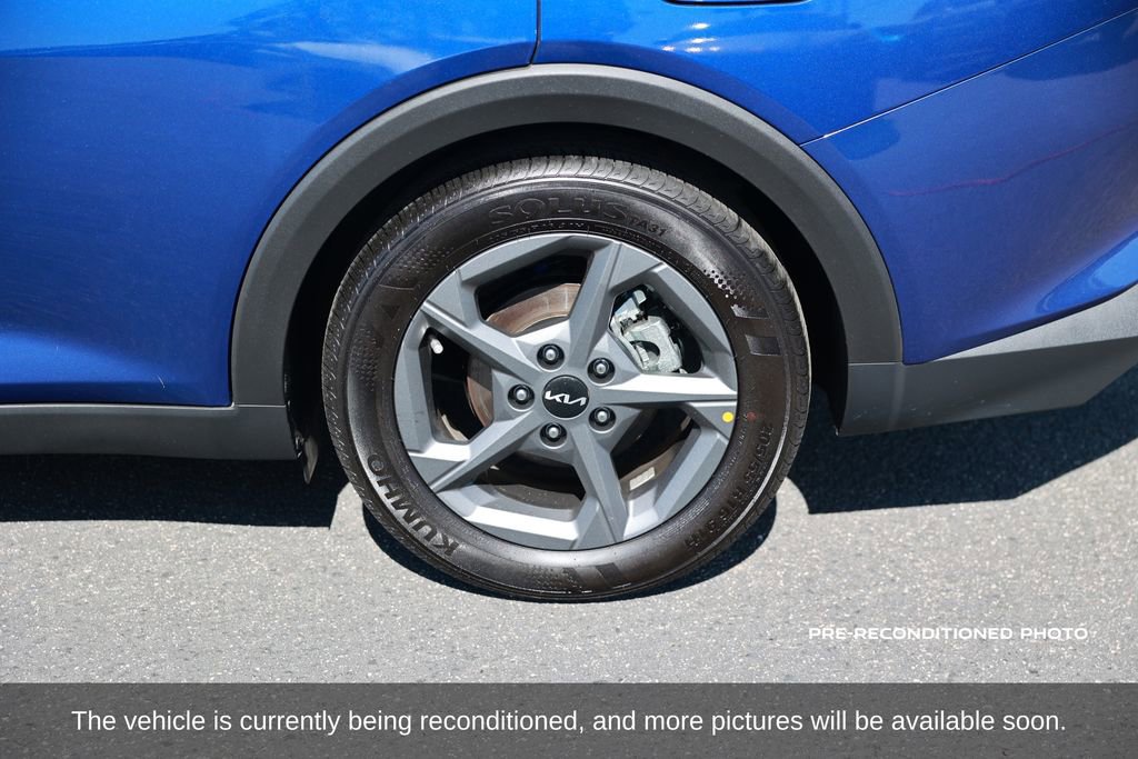 Used 2025 Kia K4 LXS image 11