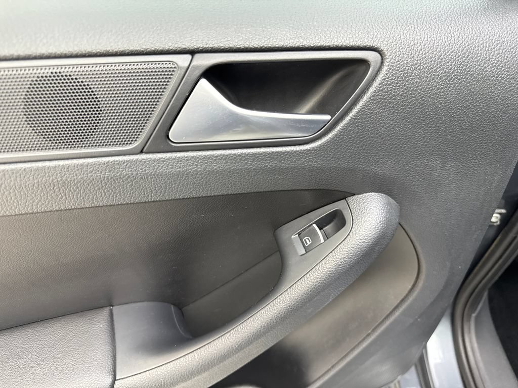 Used 2014 Volkswagen Jetta GLI Autobahn FWD image 33