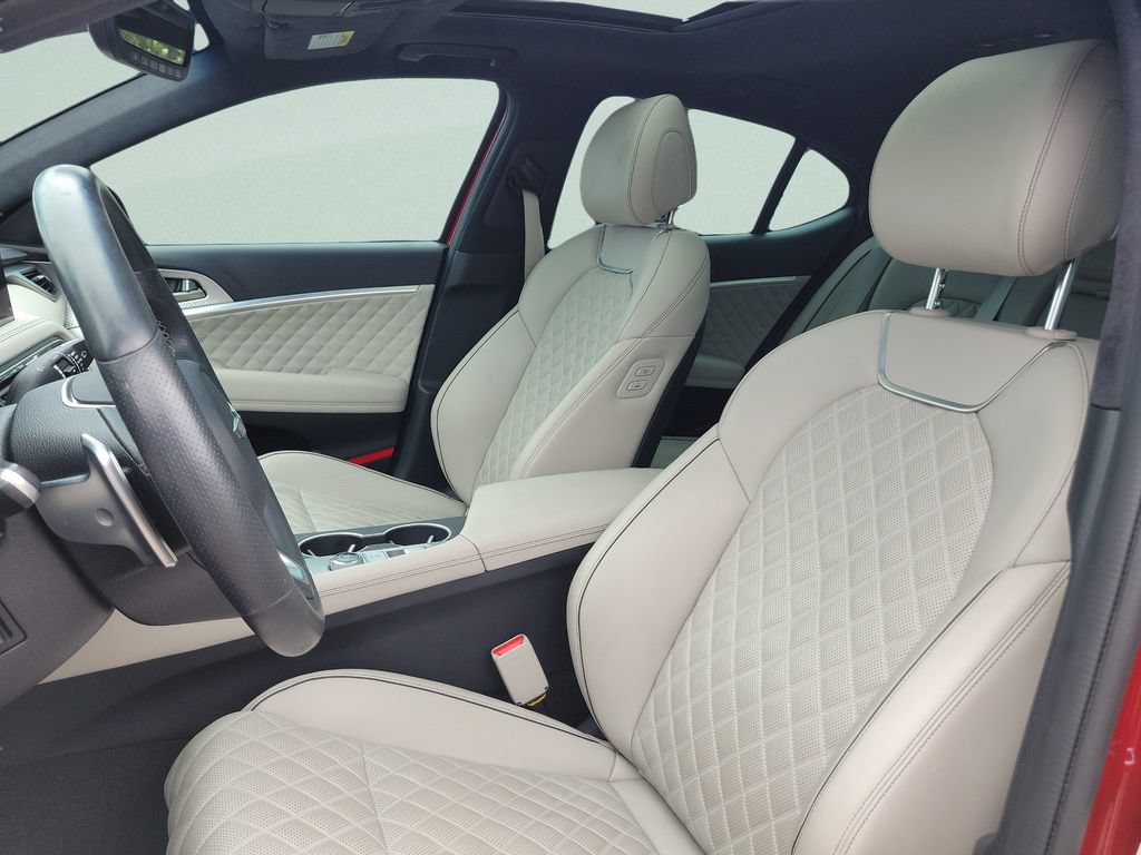 Used 2022 Genesis G70 3.3T RWD image 14