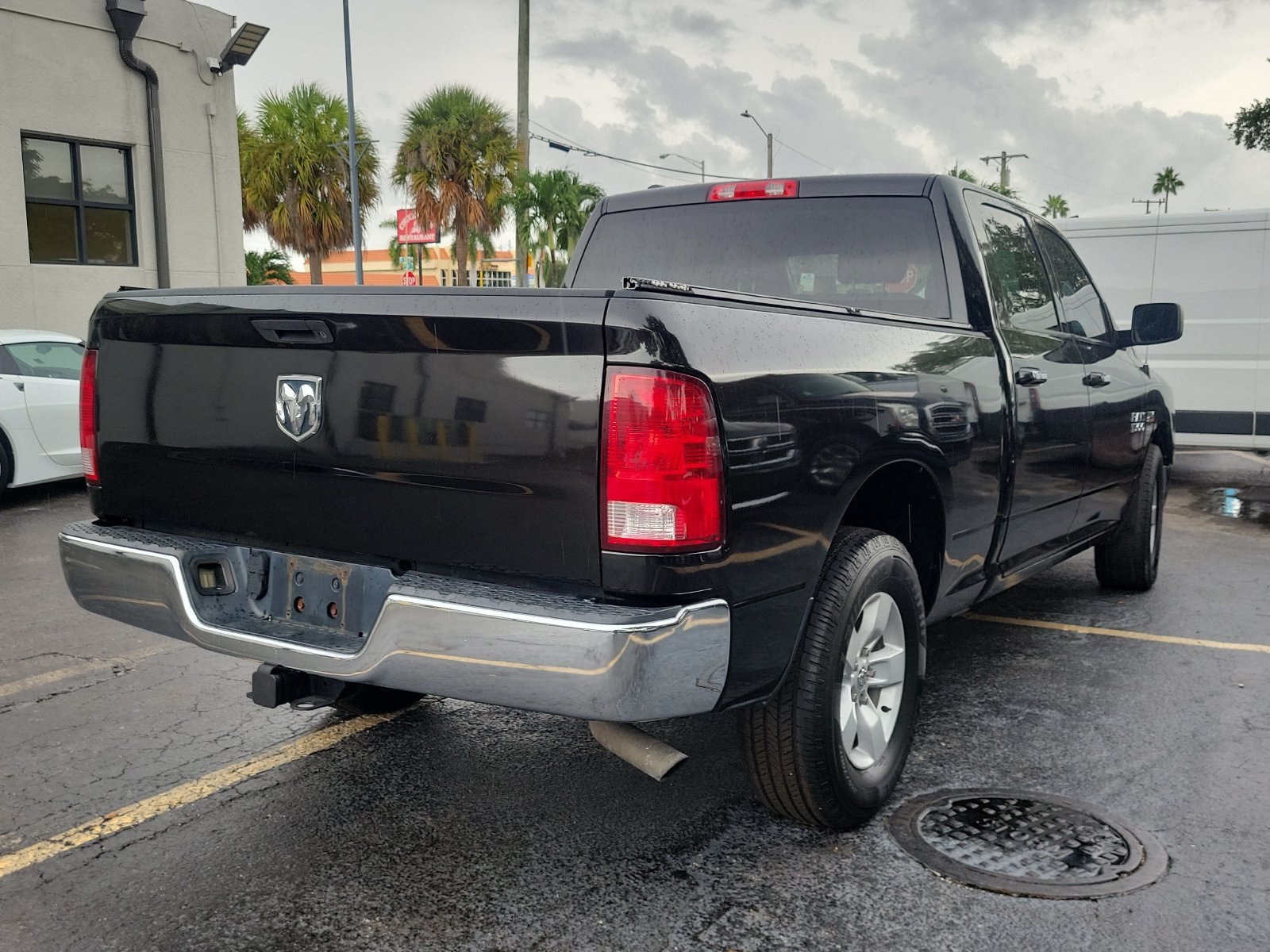 Used 2017 RAM 1500 Classic SLT RWD image 4