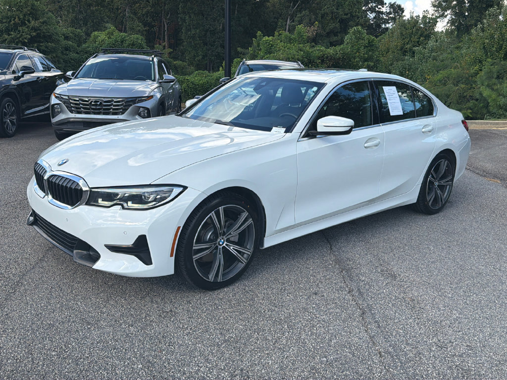 Used 2022 BMW 330i Sedan w/ Premium Package 2 RWD image 3
