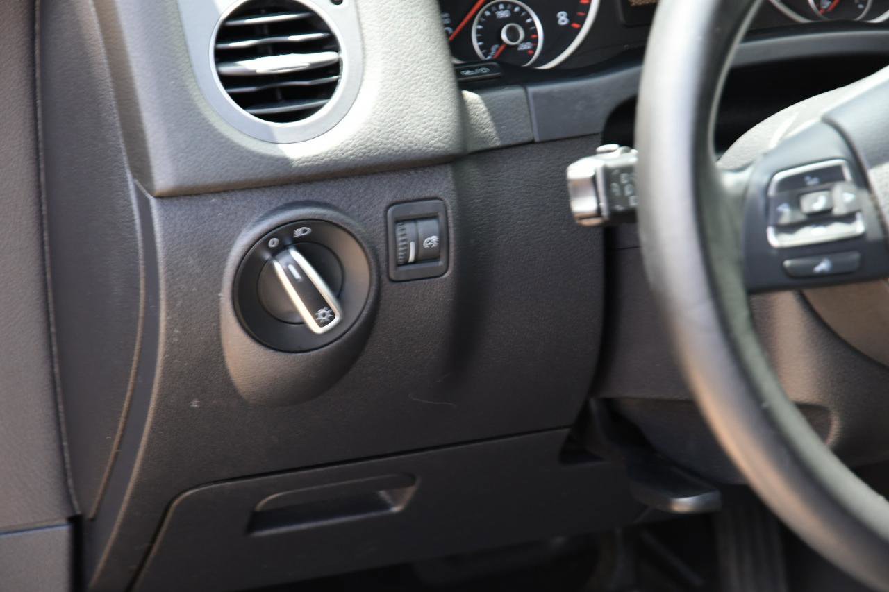 Used 2014 Volkswagen Tiguan S FWD image 8