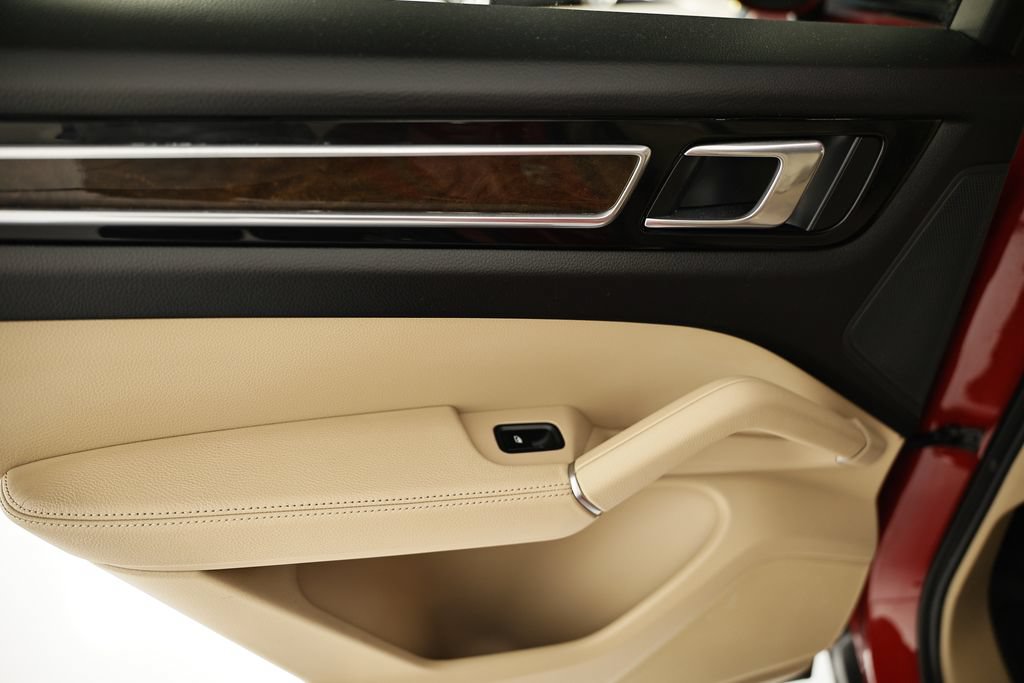 Certified 2023 Porsche Cayenne Coupe AWD/4WD image 20