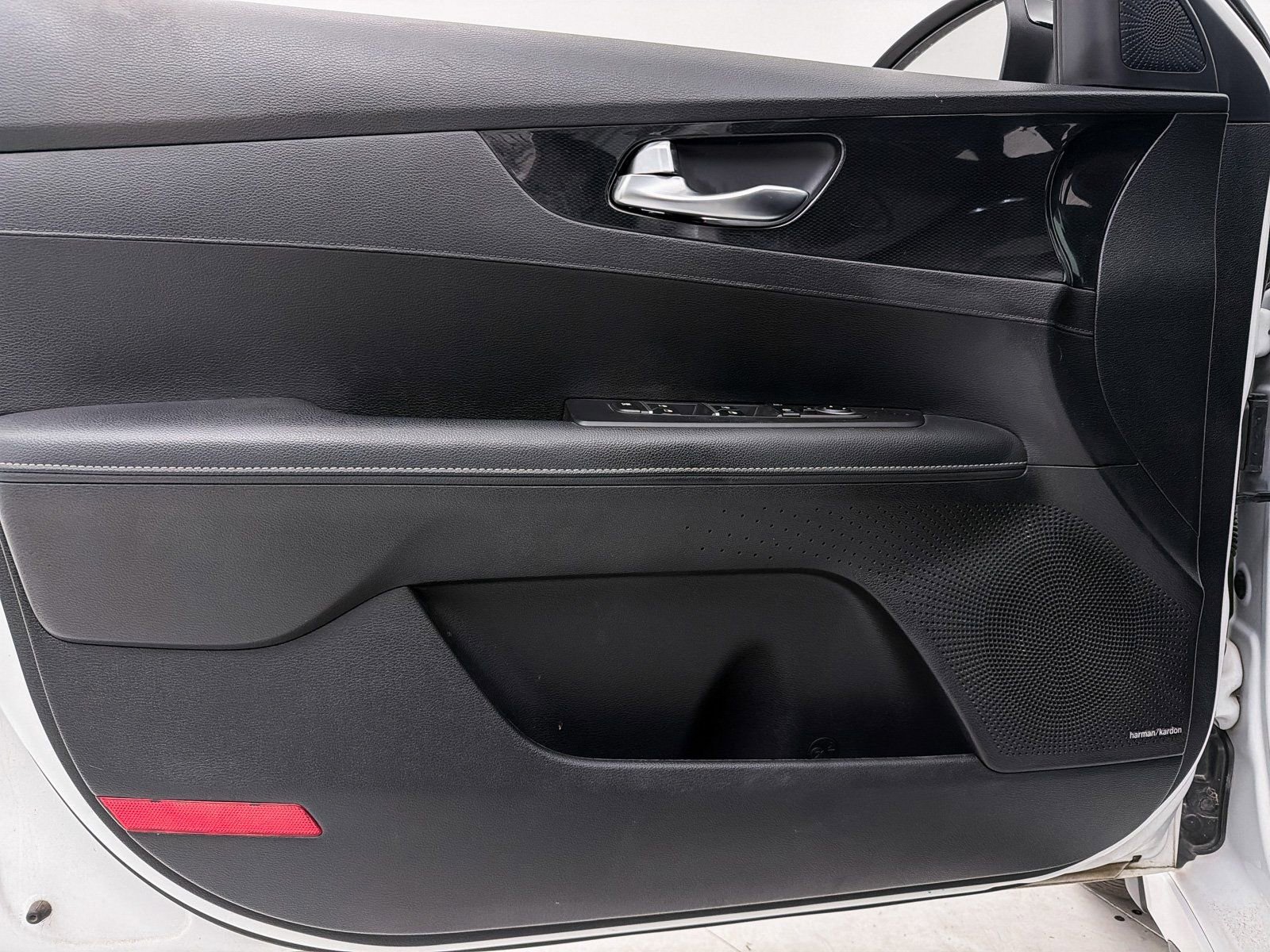 Used 2023 Kia Forte GT-Line w/ GT-Line Premium Package image 19