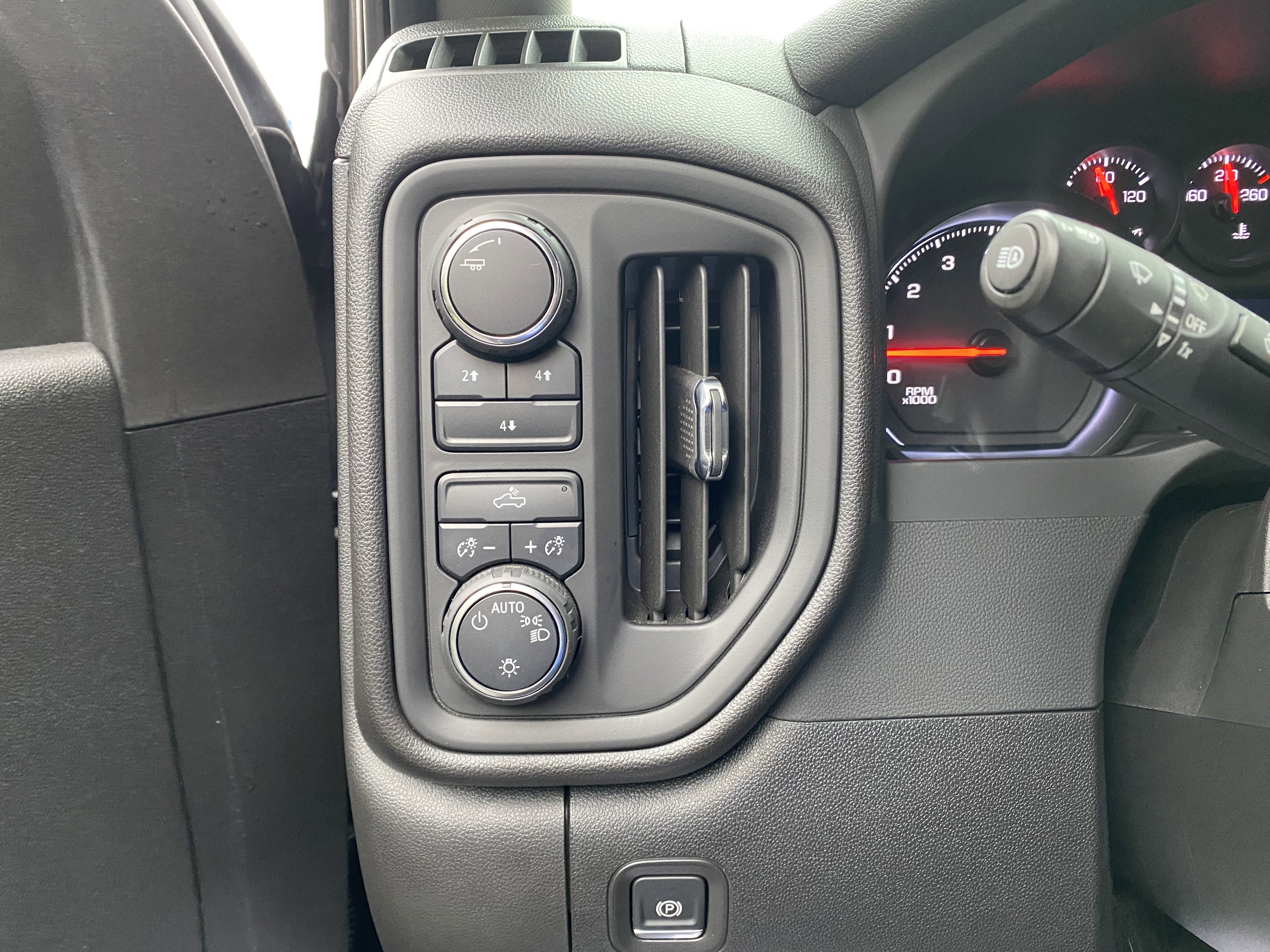 Used 2024 Chevrolet Silverado 2500 Custom w/ Custom Convenience Package image 18