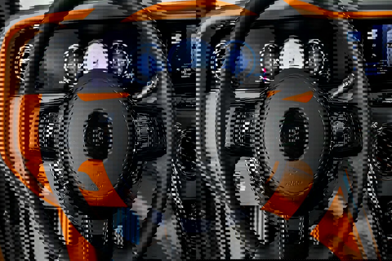 Used 2025 Rolls-Royce Cullinan image 30