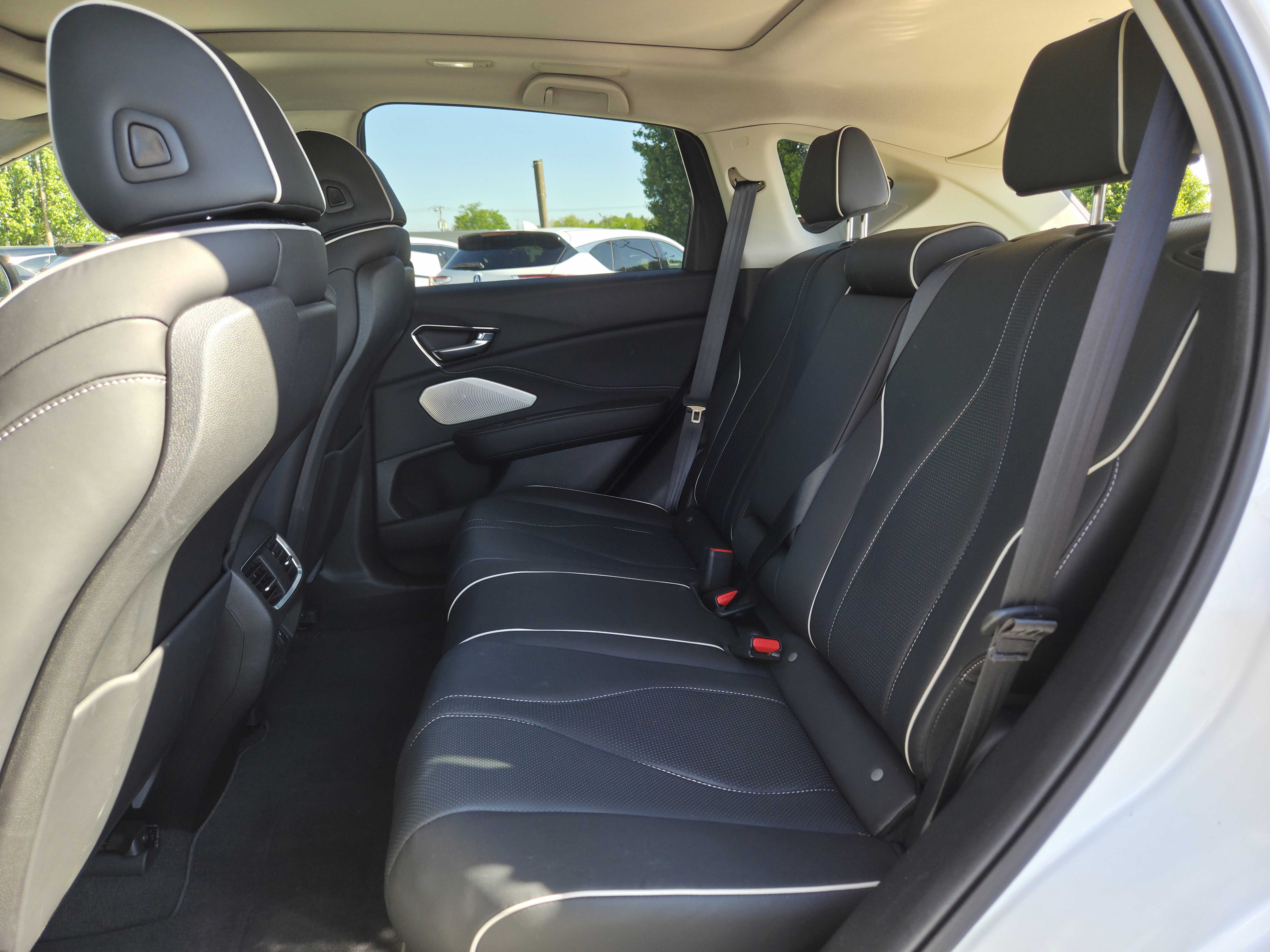 Used 2025 Acura RDX SH-AWD w/ Advance Package image 5