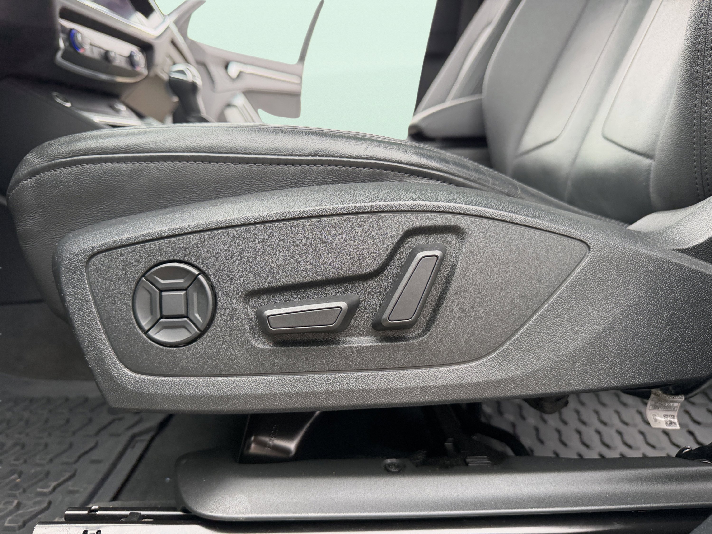 Used 2021 Audi Q3 2.0T Premium w/ Convenience Package image 13