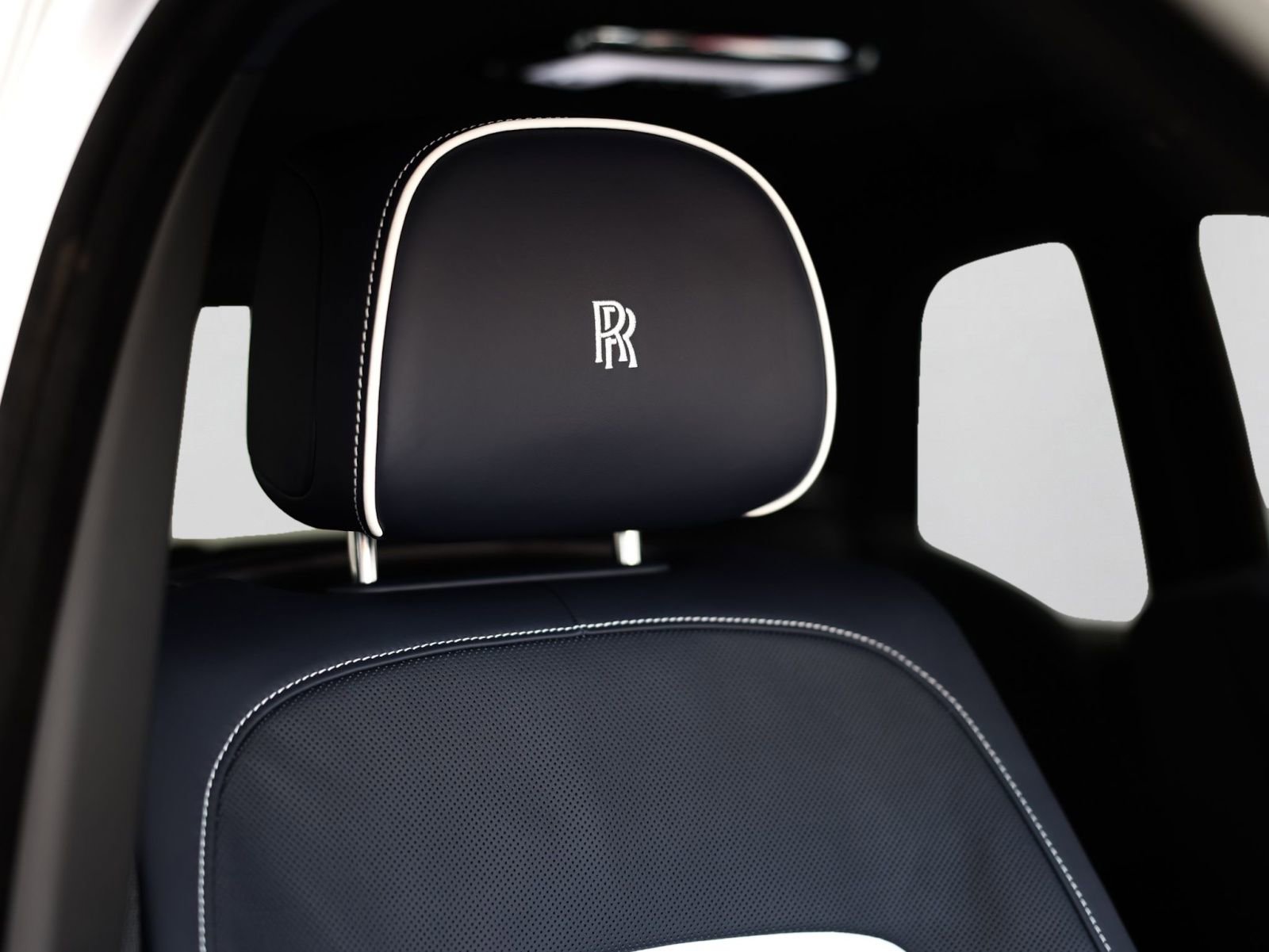 New 2026 Rolls-Royce Cullinan AWD/4WD image 33