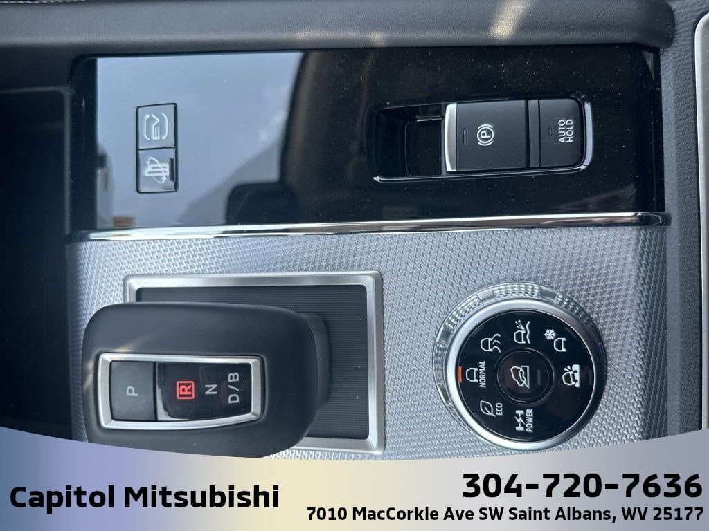 New 2025 Mitsubishi Outlander SEL image 26