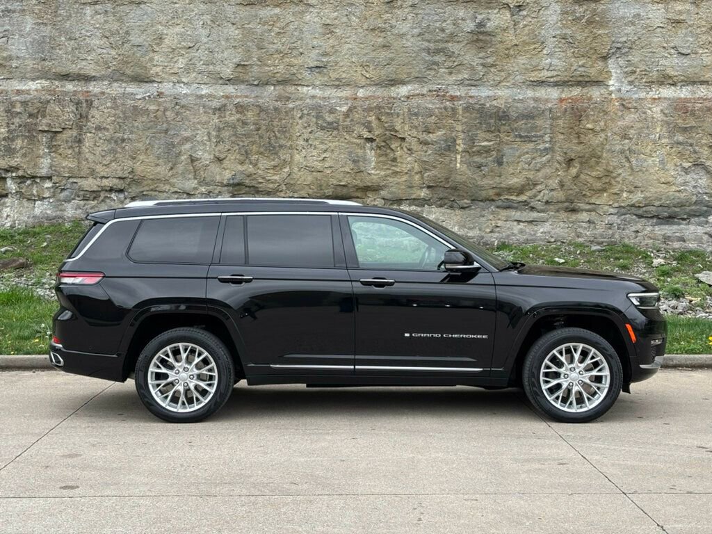 Used 2021 Jeep Grand Cherokee L Summit w/ Luxury Tech Group V image 8
