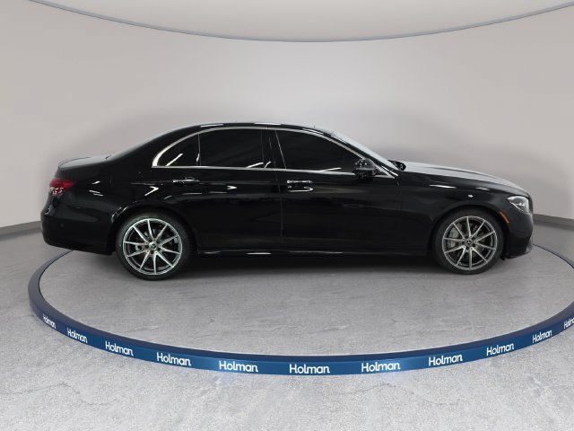 Used 2023 Mercedes-Benz E 350 4MATIC Sedan image 5