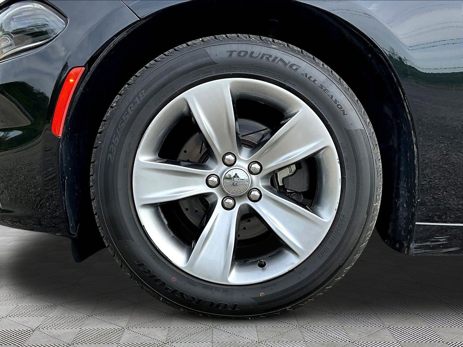 Used 2018 Dodge Charger SXT Plus RWD image 32