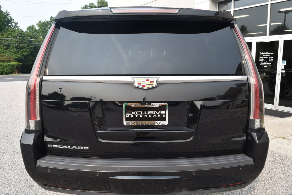 Used 2017 Cadillac Escalade ESV Premium Luxury AWD/4WD image 5