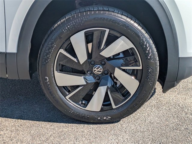 New 2026 Volkswagen Atlas Cross Sport SE image 11