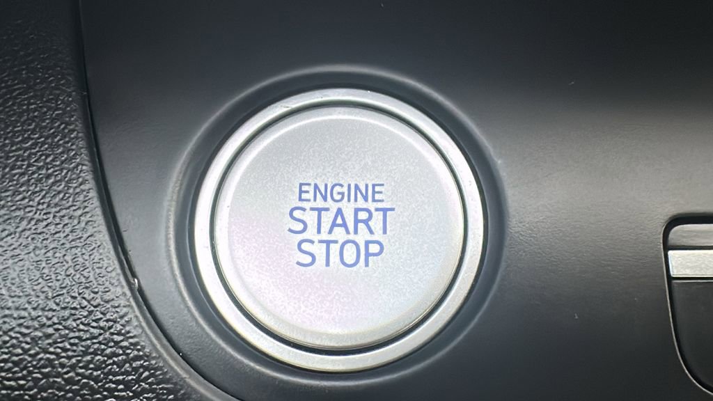 Certified 2025 Hyundai Elantra Limited image 24