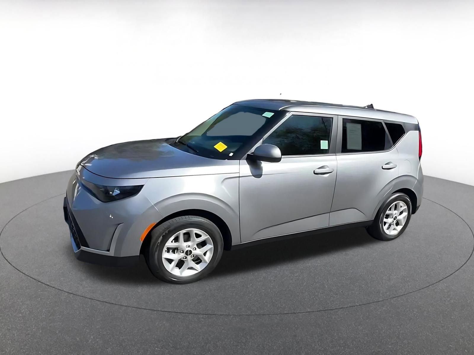 Used 2025 Kia Soul LX w/ LX Technology Package image 8