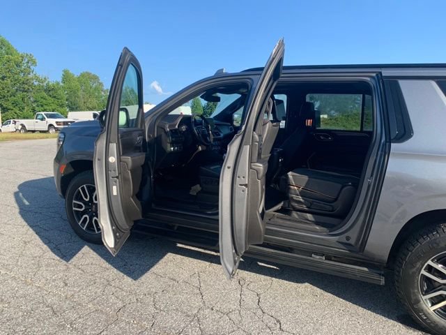 Used 2021 GMC Yukon XL AT4 w/ AT4 Premium Plus Package AWD/4WD image 16