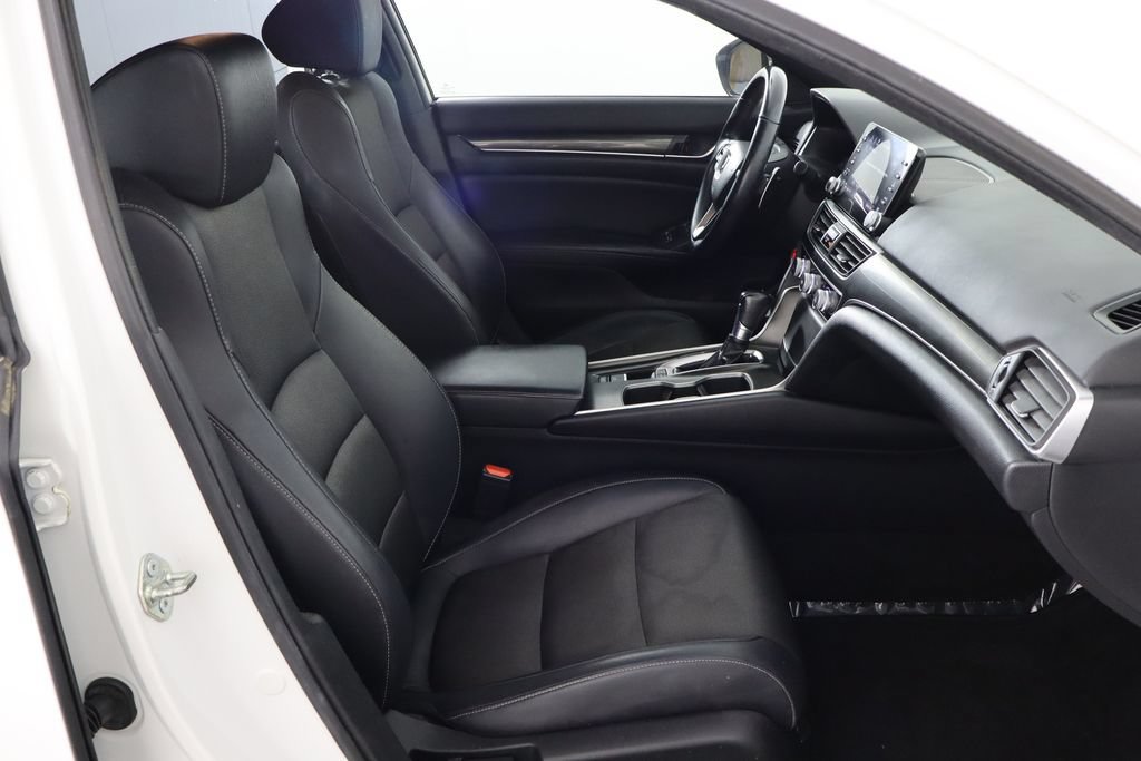 Used 2018 Honda Accord Sport image 16