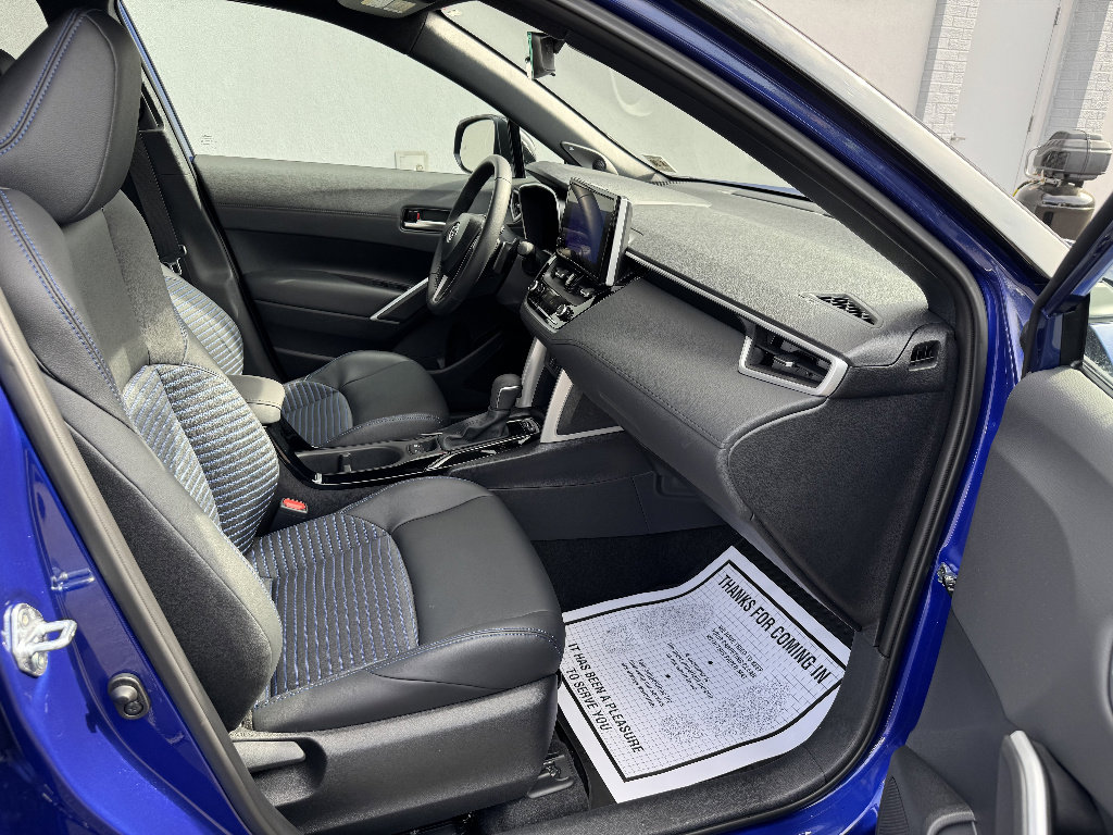 Used 2025 Toyota Corolla Cross AWD Hybrid image 12