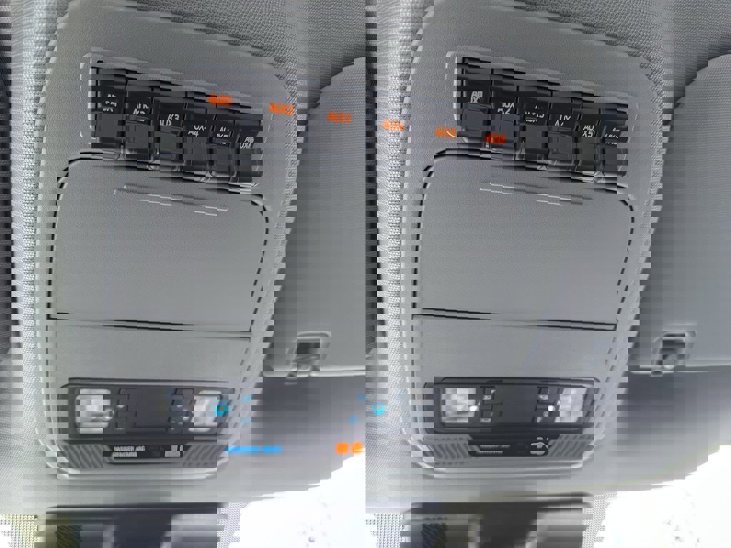 New 2026 Ford F250 XL w/ XL Chrome Package image 25